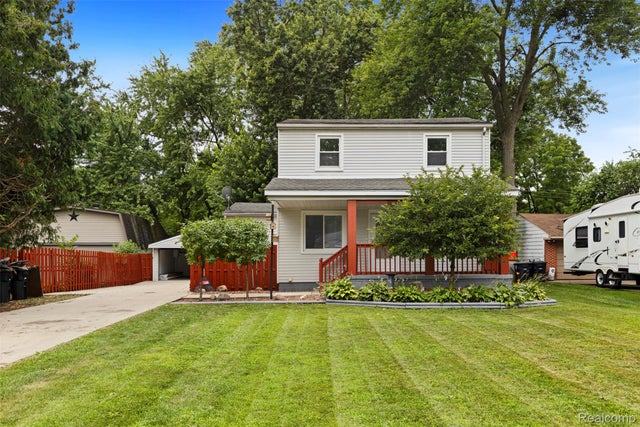 18411 Foch Street, Livonia city