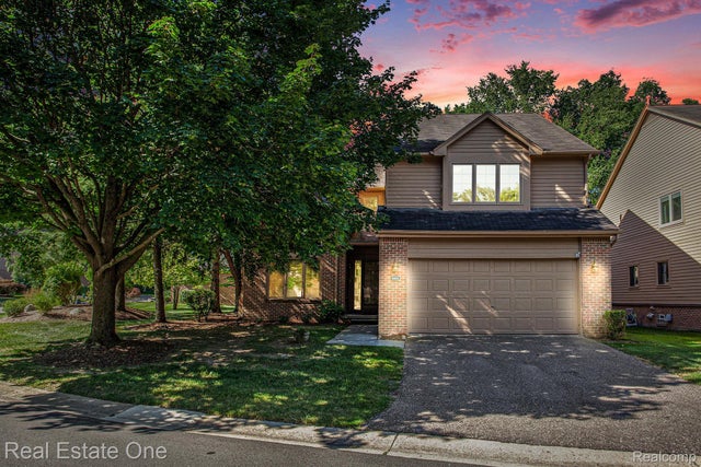 6630 Heron Point, West Bloomfield charter township