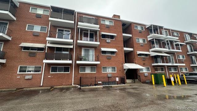 2925 W 13 Mile Road 405, Royal Oak city