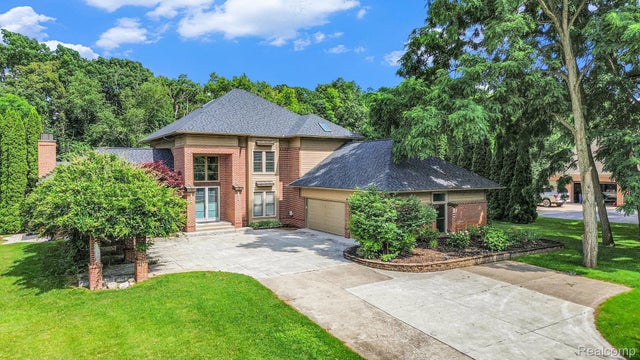 3135 Valley Oaks Drive, White Lake charter township