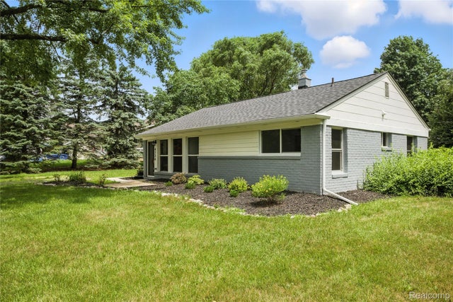 4736 Summerhill Drive, Independence charter township
