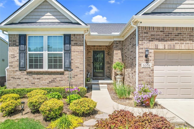 5008 Oakdale Drive, Independence charter township