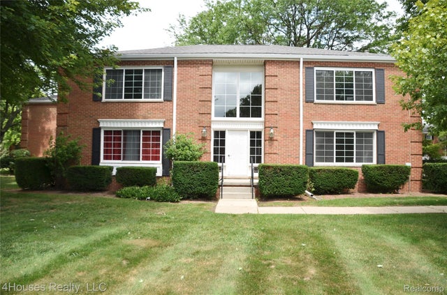 737 E Fox Hills Drive 180, Bloomfield Hills city