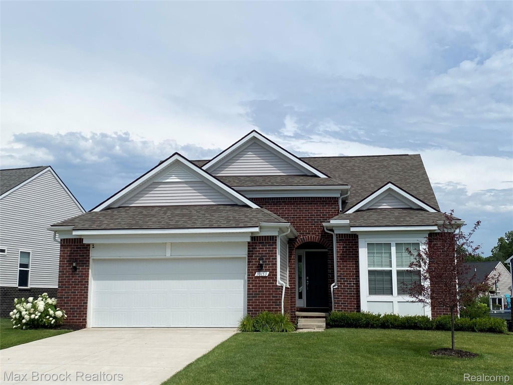 30153 Turtle Creek Circle, Lyon charter township