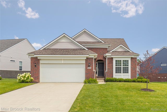30153 Turtle Creek Circle, Lyon charter township