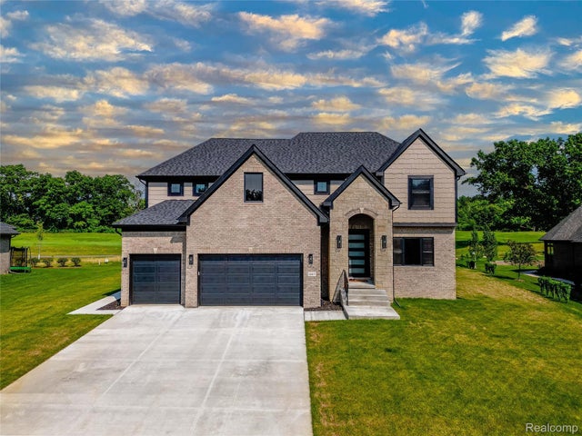 1667 Royal Birkdale Drive, Oxford charter township