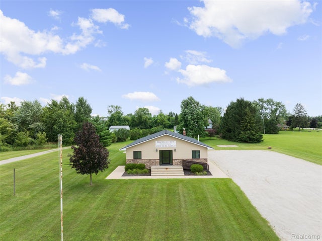 52909 10 Mile Road, South Lyon city
