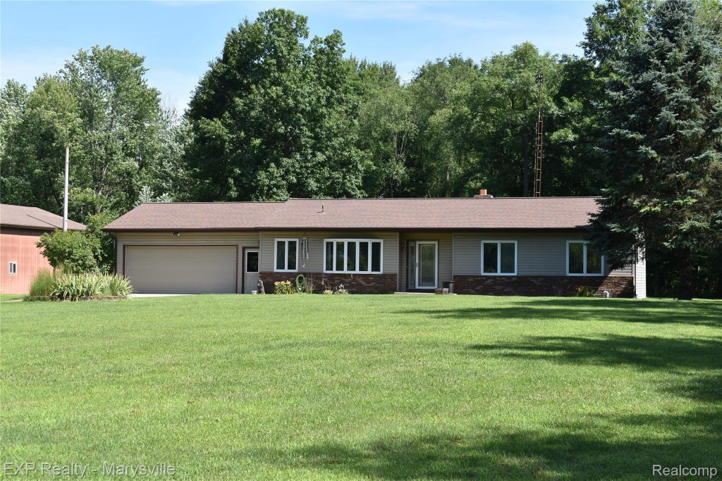 12980 Metcalf Road, Brockway township