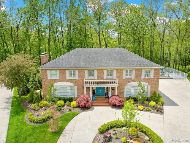 38383 Saddle Lane, Clinton charter township