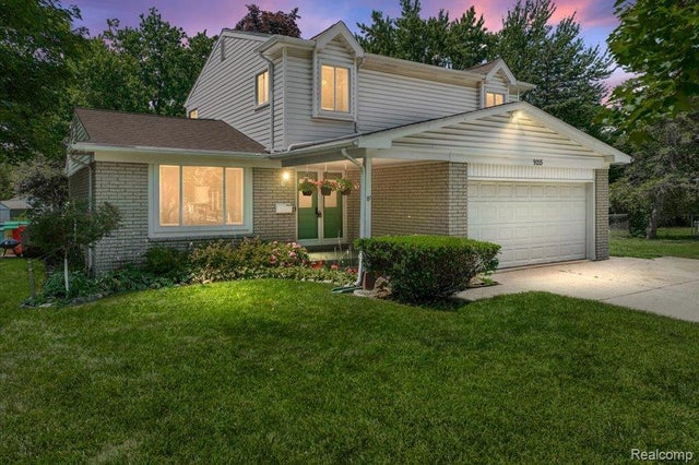 9215 Westbury Avenue, Plymouth city