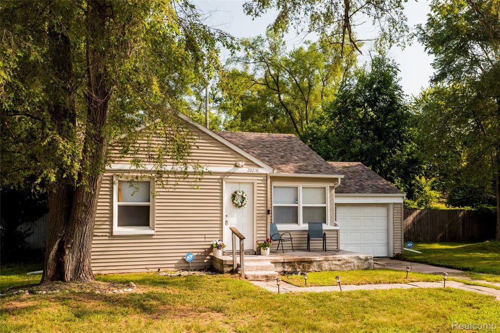 20210 Westhampton Avenue, Southfield city