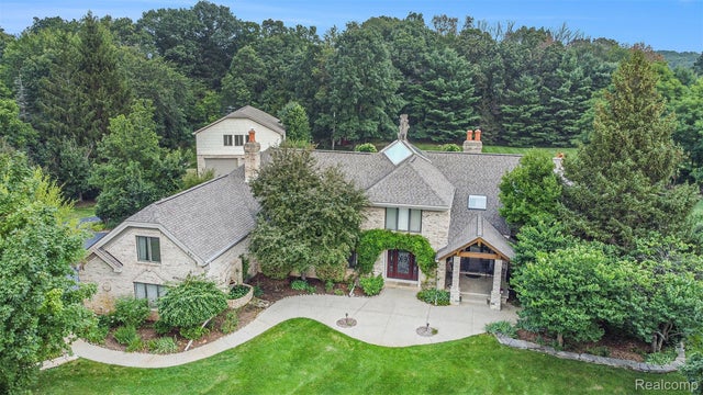 841 Old Milford Farms, Milford charter township