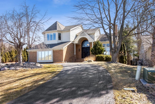 1079 Forest Bay Drive, Waterford charter township