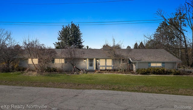 6940 Castle Drive, Bloomfield charter township