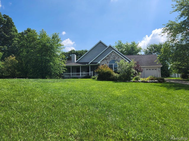 80442 Woodridge Lane, Bruce township