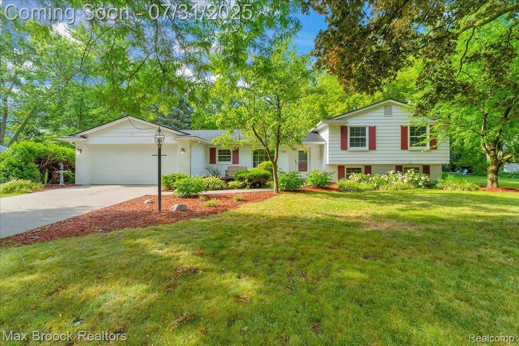 536 Fox River Drive, Bloomfield Hills city