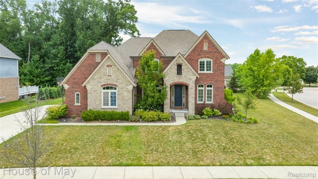 1950 Strawberry Court, Commerce charter township