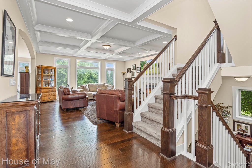 1950 Strawberry Court, Commerce charter township