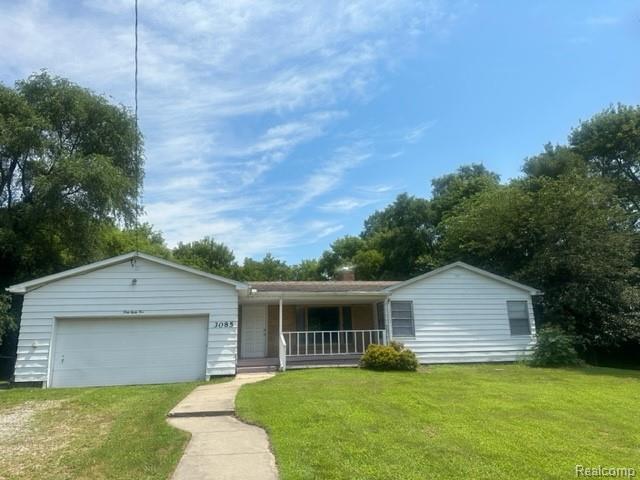 3085 S Center Road, Burton city