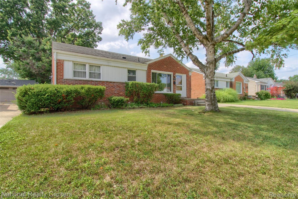 6747 Burnly Street, Garden City city