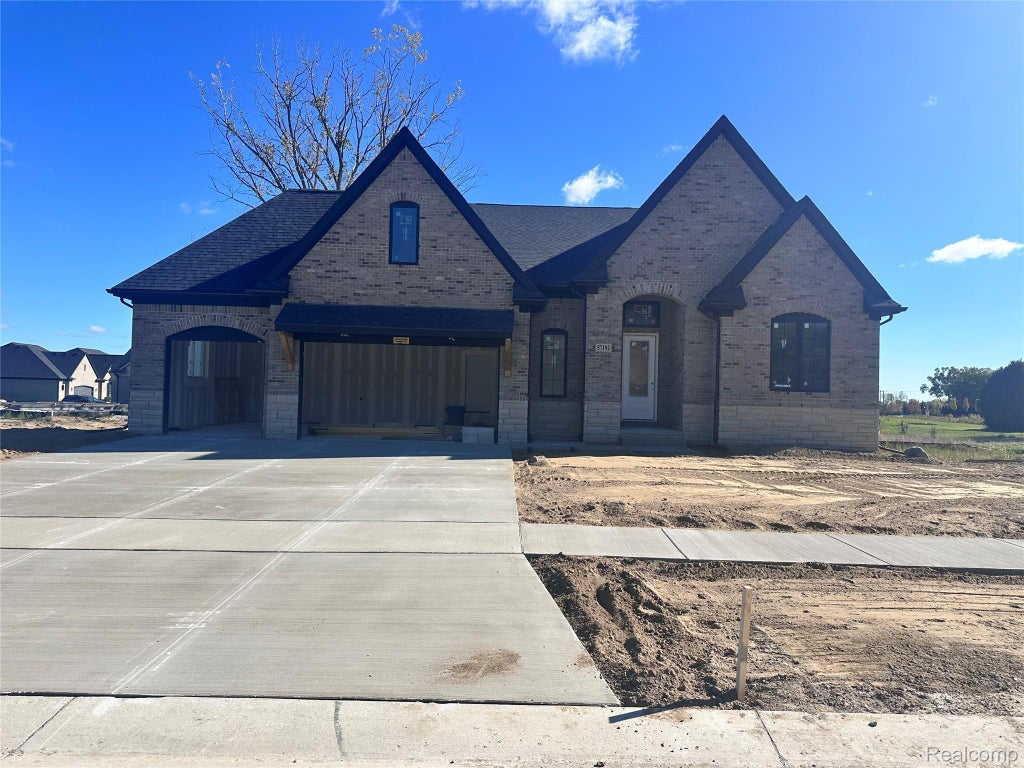 57192 Meadowridge Drive, Washington township