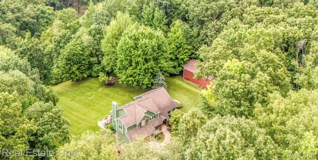 2031 St Clair Drive, Highland charter township