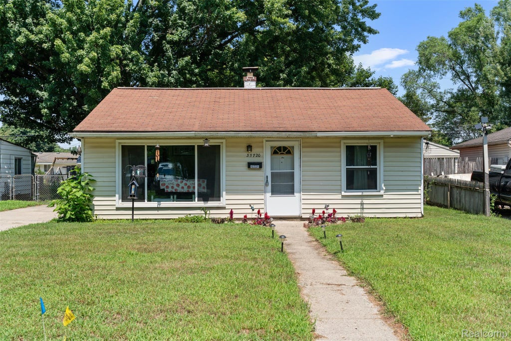 35720 Glen Street, Westland city