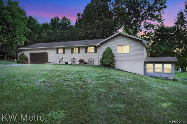 355 Dockham Road, Deerfield township