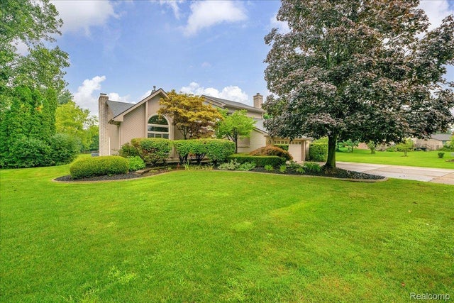 30304 Blossom Court, Farmington Hills city