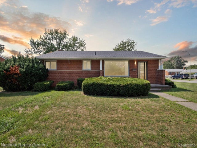 9871 Denne Street, Livonia city