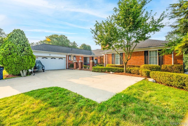 1853 W Bend Drive, Bloomfield Hills city