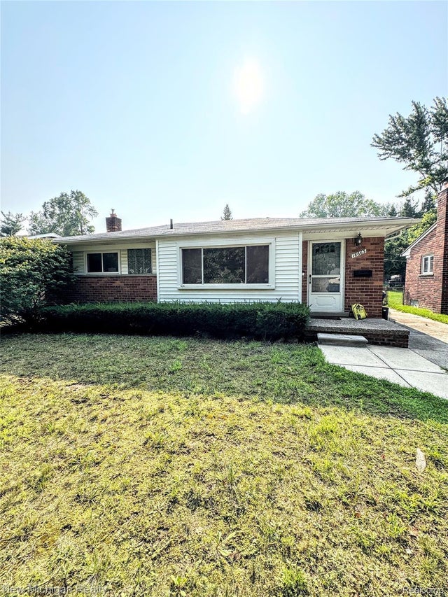 18663 Lexington, Redford charter township