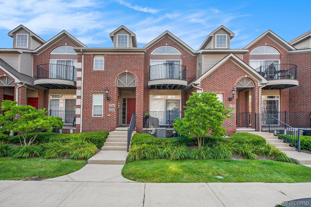 226 W Oakbrook Drive, Ann Arbor city