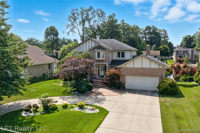 1142 E South Boulevard, Troy city