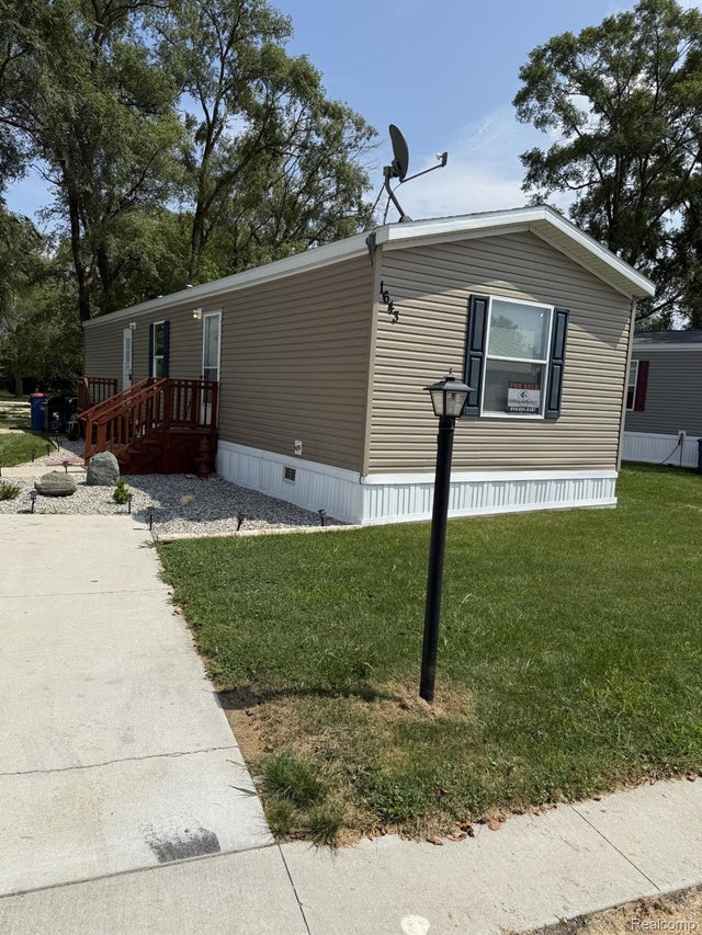 1643 Farm Lane, Reese village