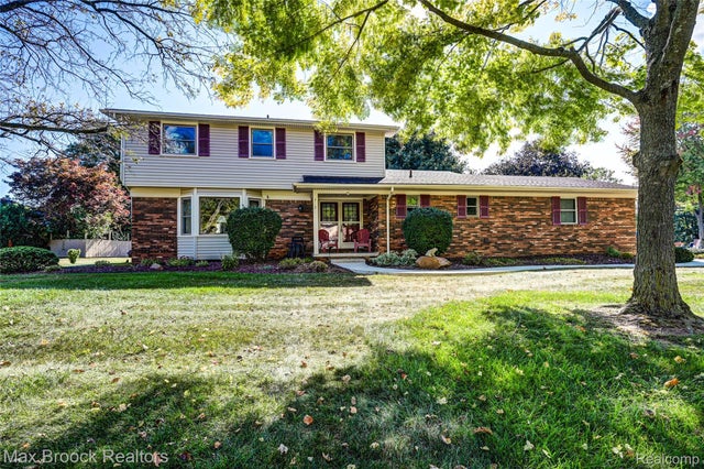 2112 Keylon Drive Road, West Bloomfield charter township
