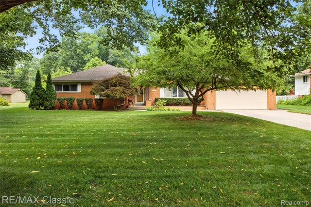 415 Booth Road, Troy city