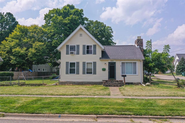 745 N Calhoun Street, Lapeer city