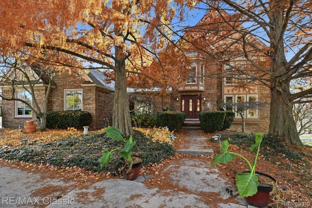 13507 Westbrook Road, Plymouth city