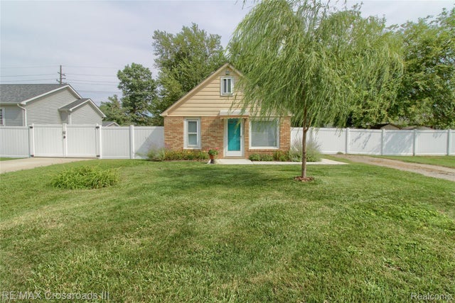 36928 Ellis Street, Huron charter township