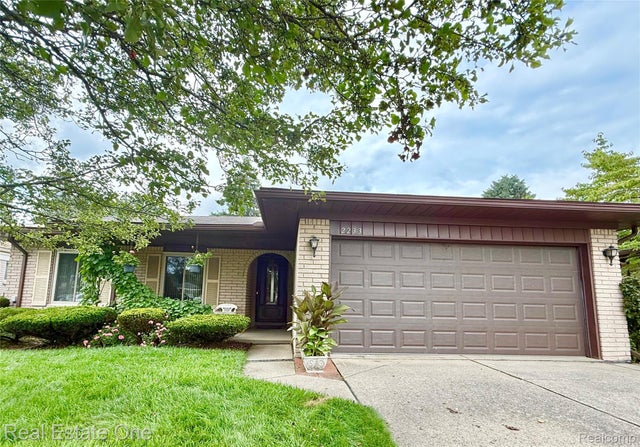 2233 Mellowood Drive, Sterling Heights city