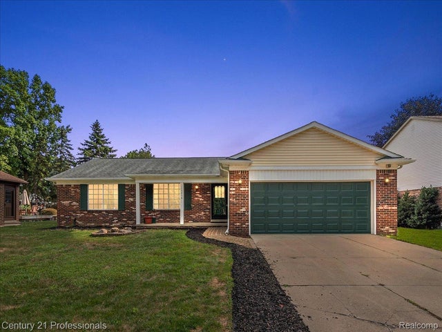 15958 Kingston Drive, Fraser city