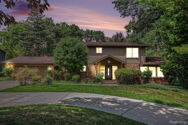 5622 Powder Horn Drive, West Bloomfield charter township