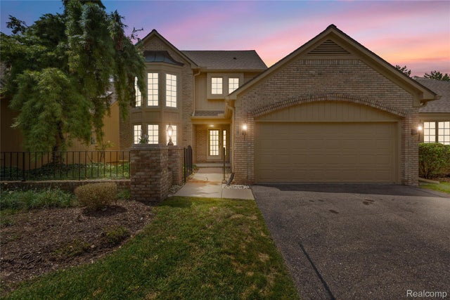 6579 Noble Road, West Bloomfield charter township