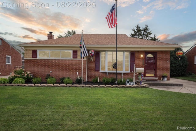 29047 W Chicago Street, Livonia city