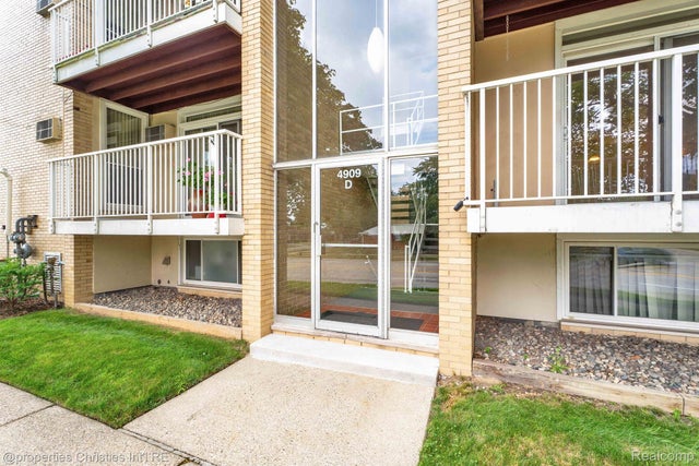 4909 Crooks Road D 4, Royal Oak city