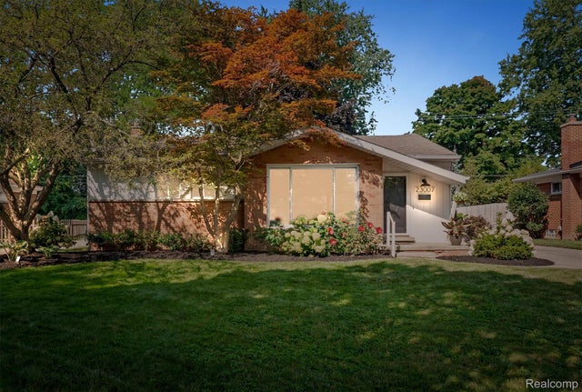 23007 Frederick Avenue, Farmington city