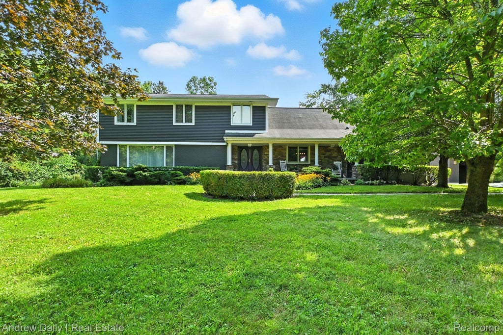 6300 Brookville Road, Salem township