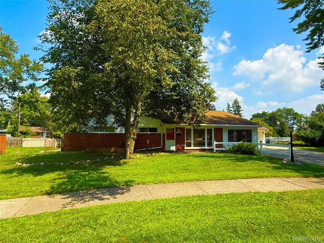 18582 Whitby Street, Livonia city