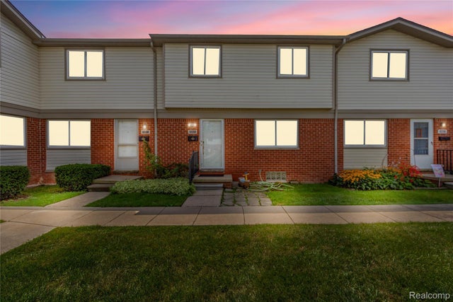 20825 Washington Street, Roseville city